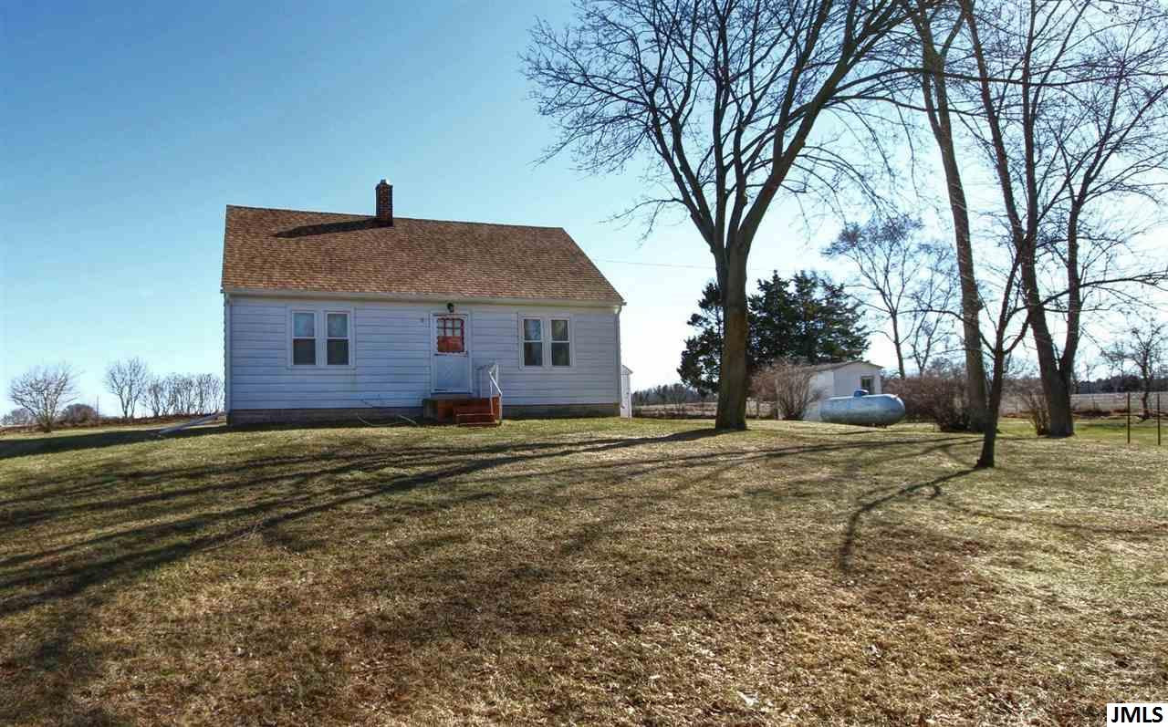 2149 Fox Jackson, MI 49201 - Photo 3 of 20 Photo 3