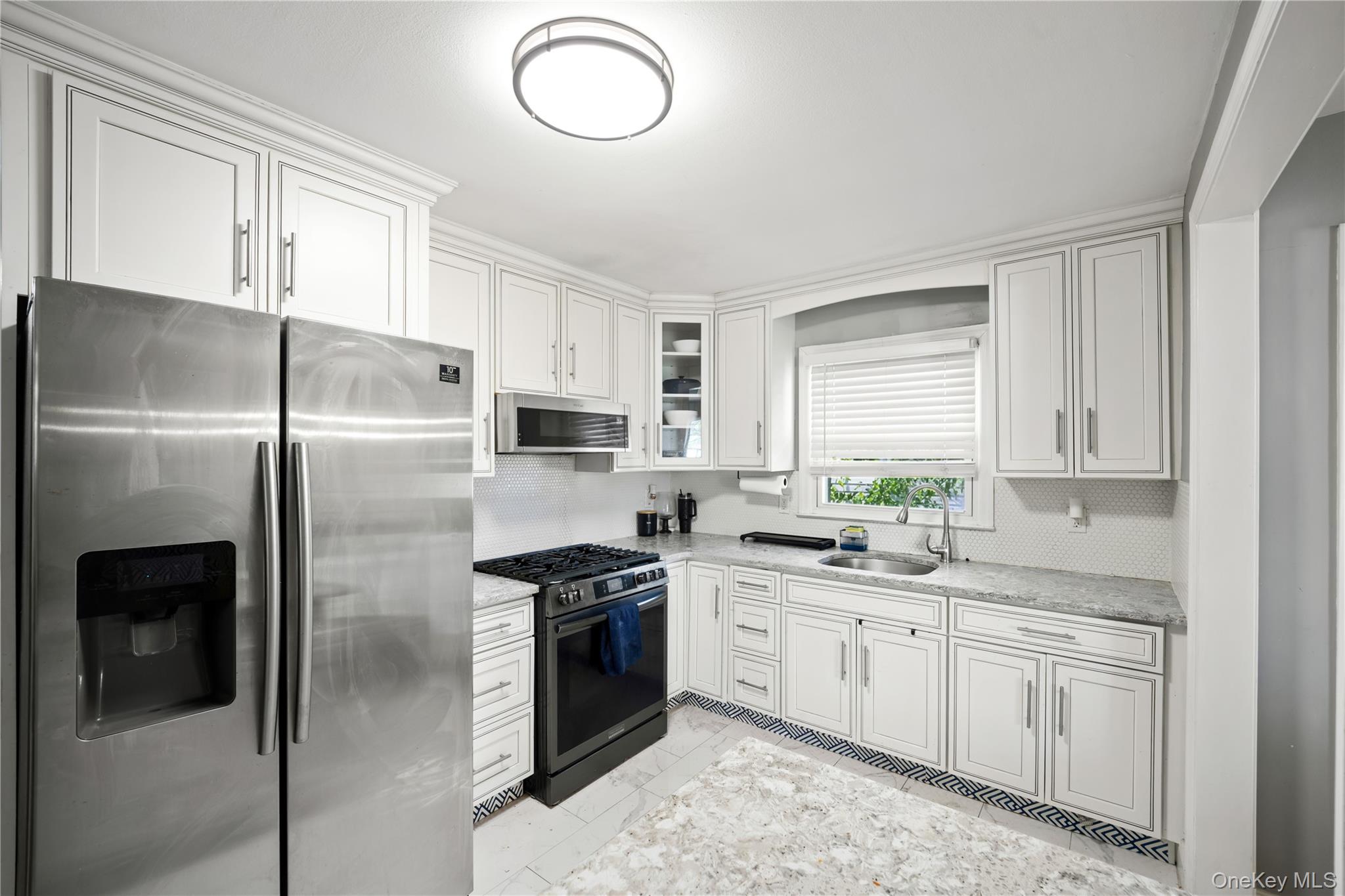 284 Baldwin Road Hempstead, NY 11550 - Photo 7 of 33 Gallery Image 7