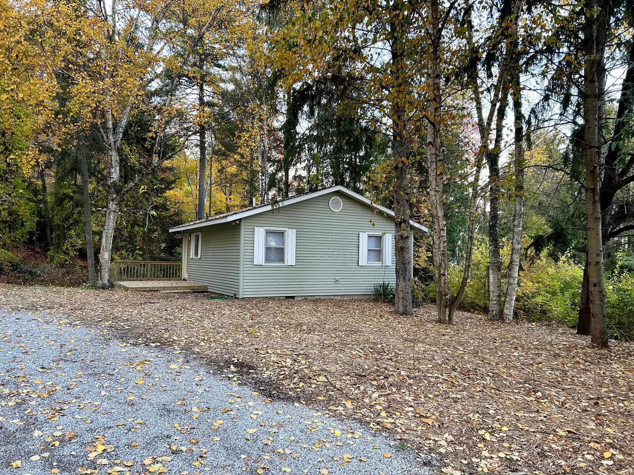 14211 Bluff Road Traverse City, MI 49686 - Photo 3 of 32