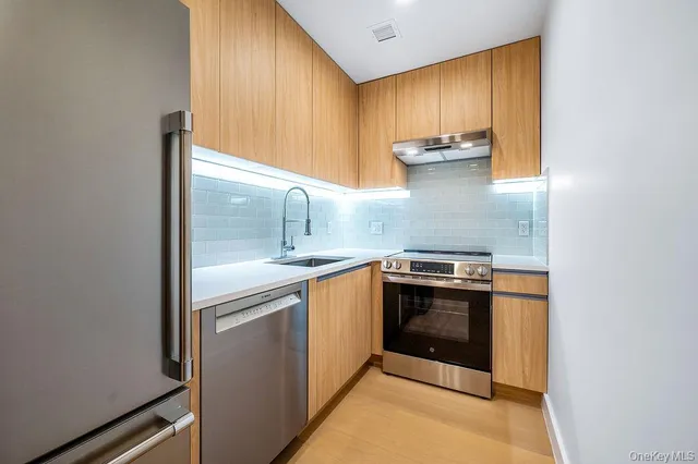 $786,300 | 150-02 Northern Boulevard, Unit 4K | Murray Hill - Flushing