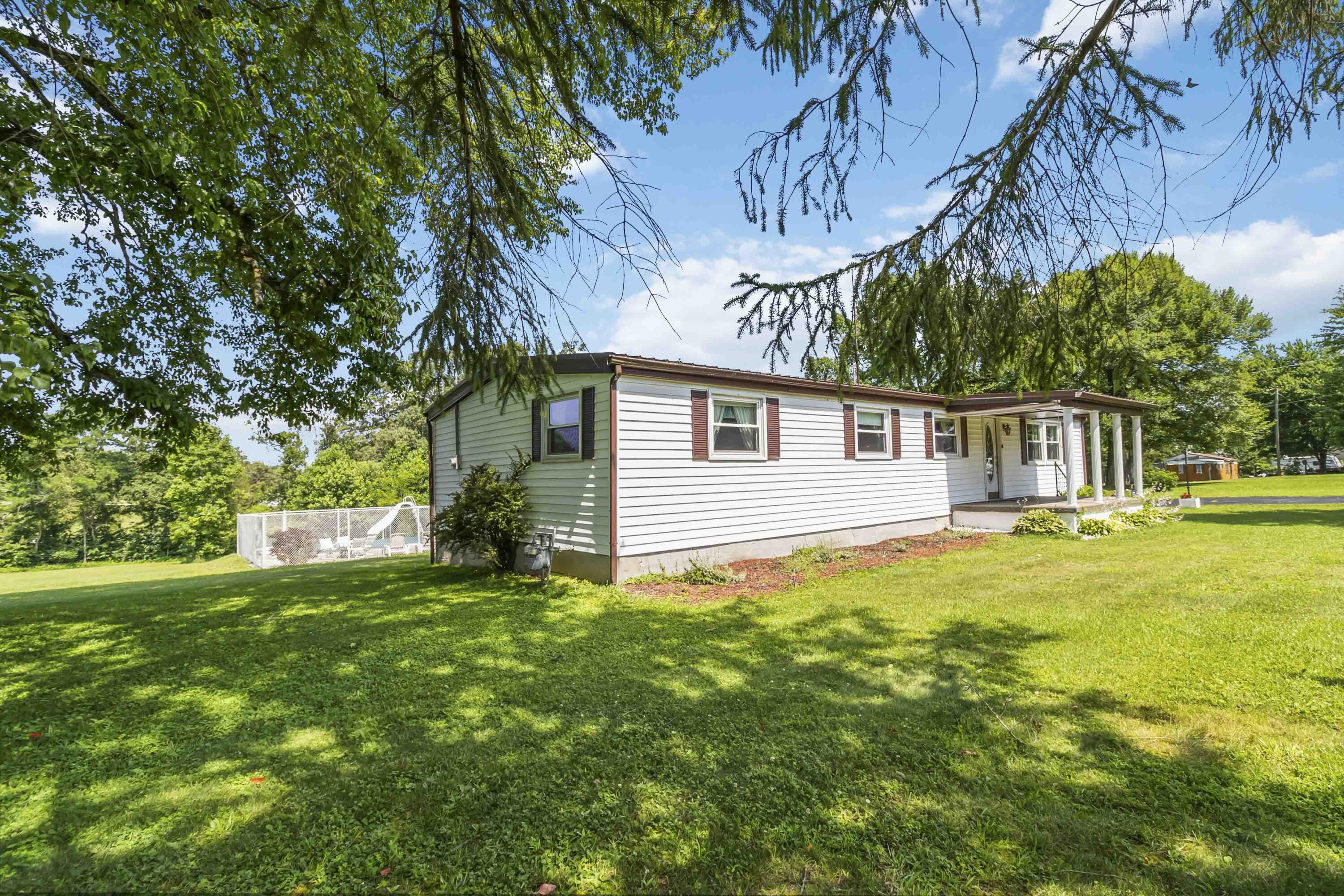 445 Flint Road Waco, KY 40385 - Photo 27 of 34 002