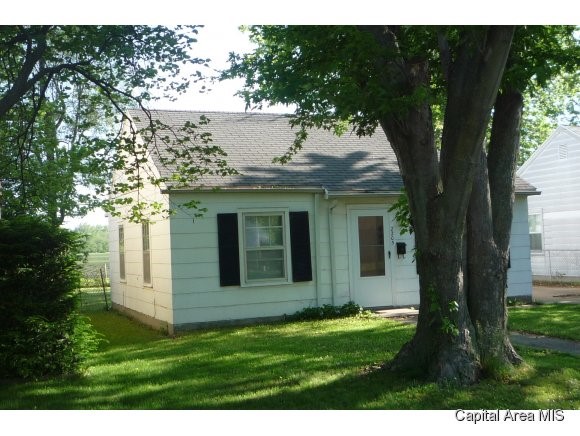 2205 Montgomery Lane Springfield, IL 62703 - Photo 1 of 12