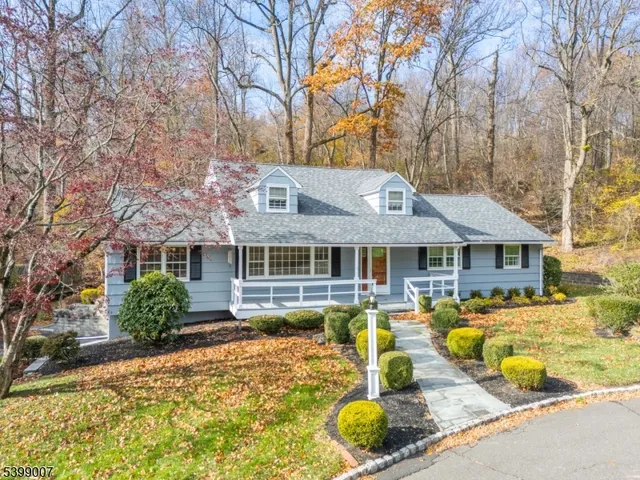 $799,000 | 367 Greenbrier Court, Mountainside, NJ 07092