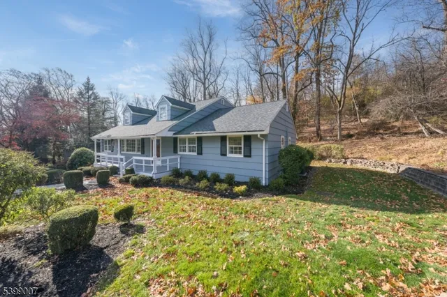 $799,000 | 367 Greenbrier Court, Mountainside, NJ 07092