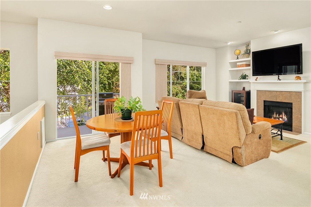 4818 Davis Place South, Unit A Renton, WA 98055 - Photo 2 of 16 Gallery Image 2