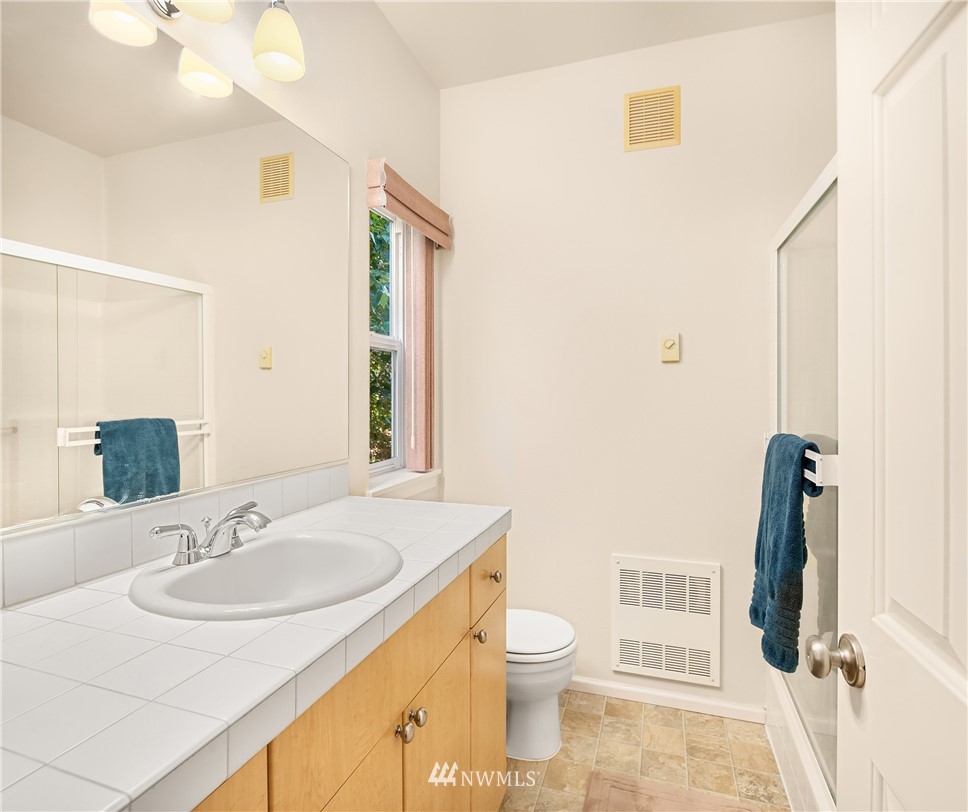 4818 Davis Place South, Unit A Renton, WA 98055 - Photo 11 of 16 Gallery Image 11