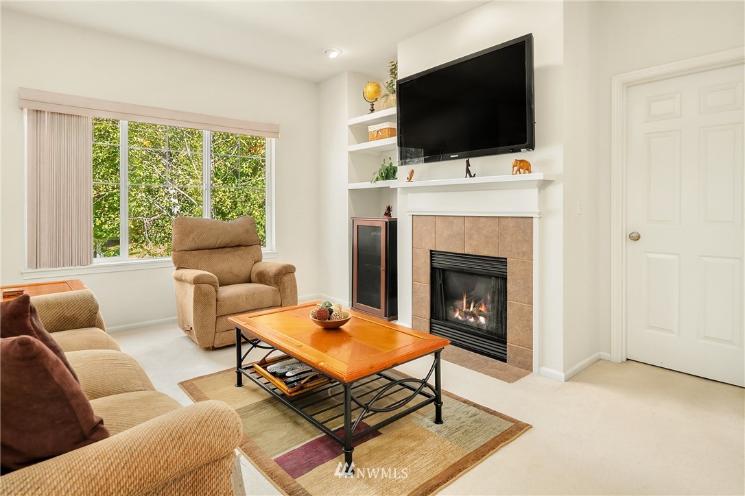 4818 Davis Place South, Unit A Renton, WA 98055 - Photo 3 of 16 Gallery Image 3