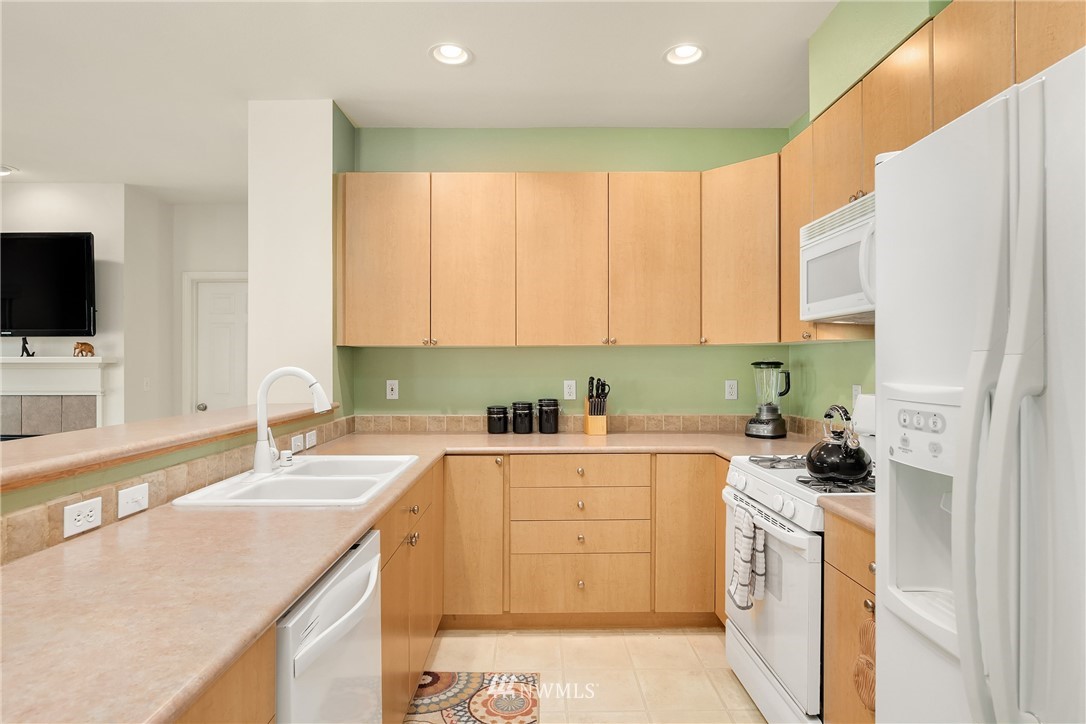 4818 Davis Place South, Unit A Renton, WA 98055 - Photo 7 of 16 Gallery Image 7