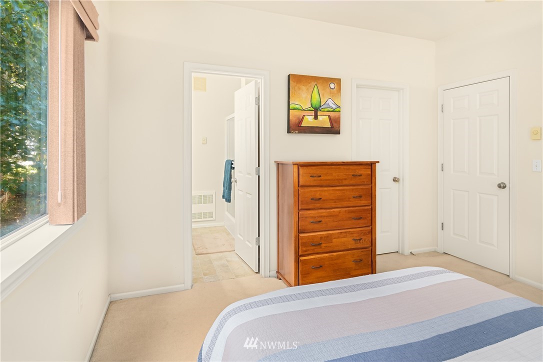 4818 Davis Place South, Unit A Renton, WA 98055 - Photo 10 of 16 Gallery Image 10