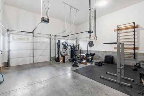 a picture of a wall with a white building