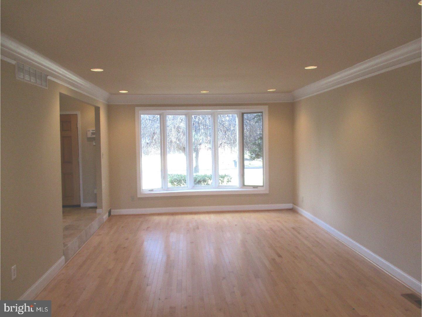 58 Michael Road Holland, PA 18966 - Photo 3 of 23 Living Room