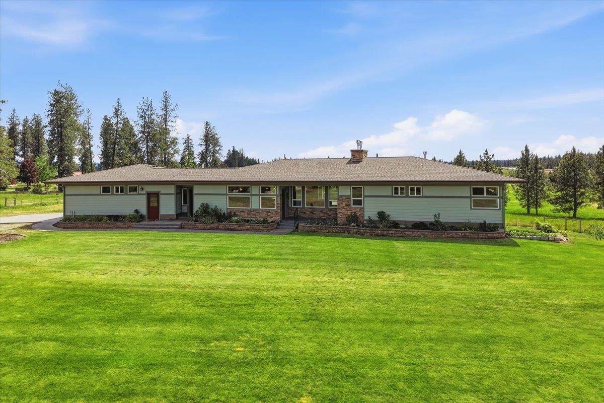 202 Allen Road Elk, WA 99009 - Photo 2 of 50