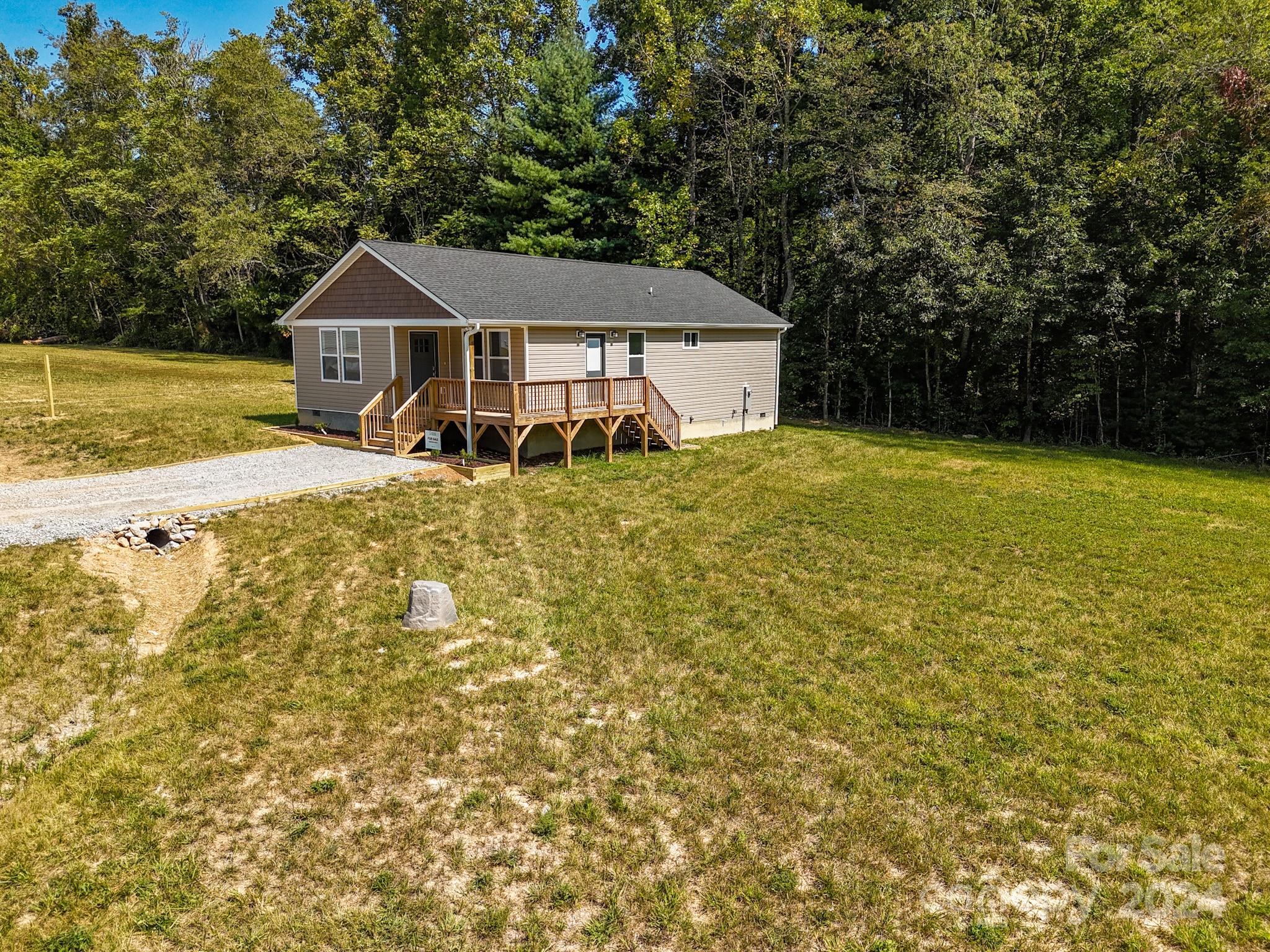 251 Tuttle Road Hendersonville, NC 28792 - Photo 3 of 36 Gallery Image 3