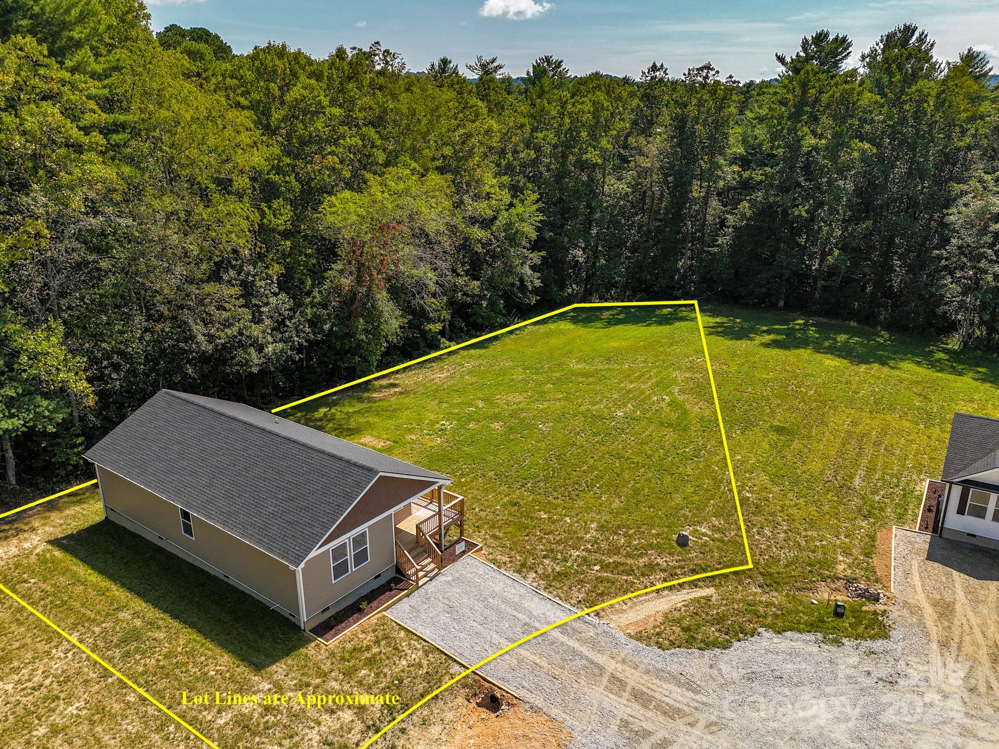 251 Tuttle Road Hendersonville, NC 28792 - Photo 4 of 36 Gallery Image 4