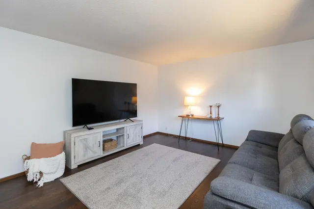 $345,500 | 301 Nottingham Court, North Mankato, MN 56003