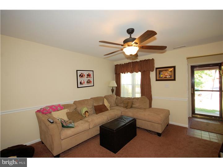 73 Loggers Mill Road Horsham, PA 19044 - Photo 4 of 18 Living Room