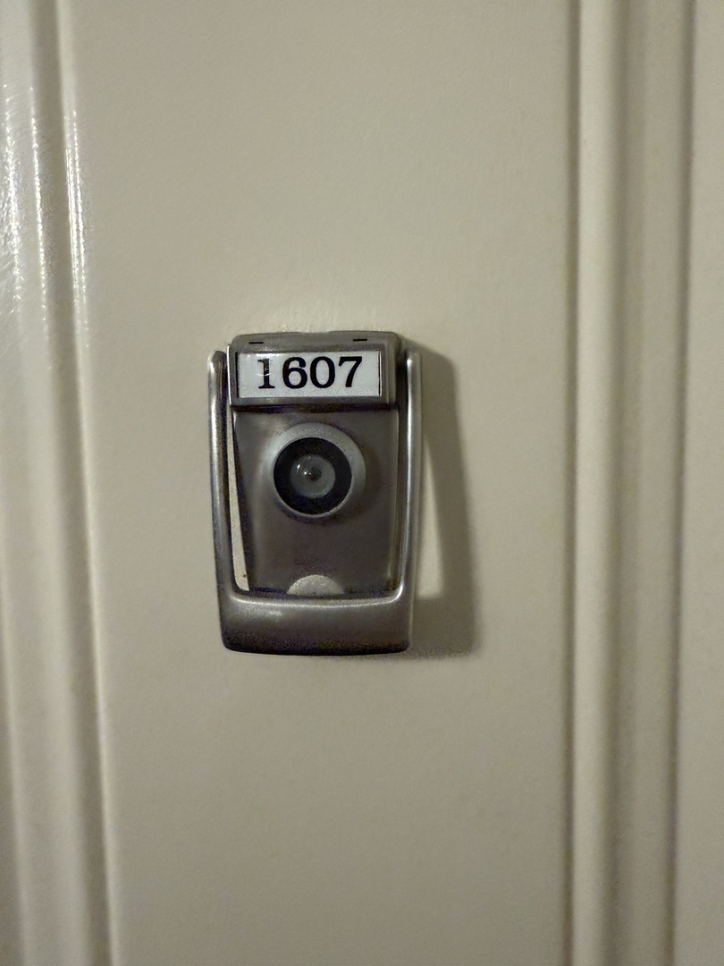 1600 South Prairie Avenue, Unit 1607 Chicago, IL 60616 - Photo 6 of 11 a utility room with dryer and washer
