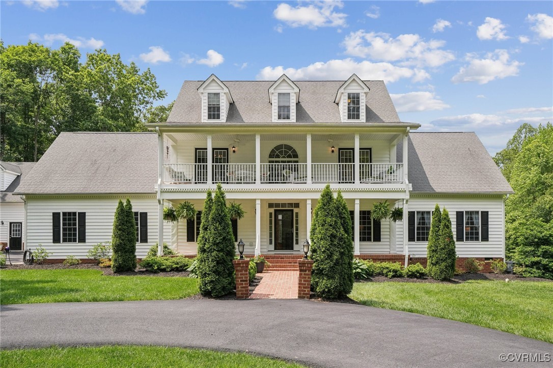 17501 Old Ridge Road Montpelier, VA 23192 - Photo 36 of 45 front view of a house with a yard