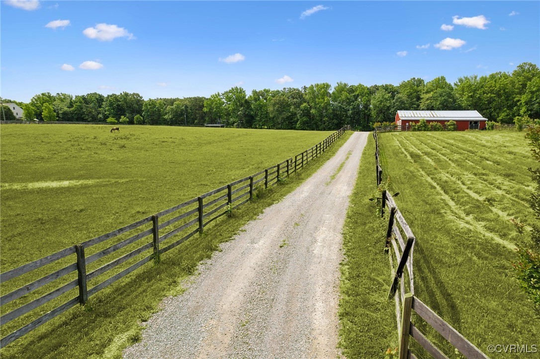 17501 Old Ridge Road Montpelier, VA 23192 - Photo 4 of 45 Lead in before the paved driveway. Shared drive.