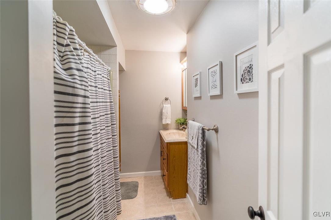 6711 Powder Valley Road Zionsville, PA 18092 - Photo 17 of 24