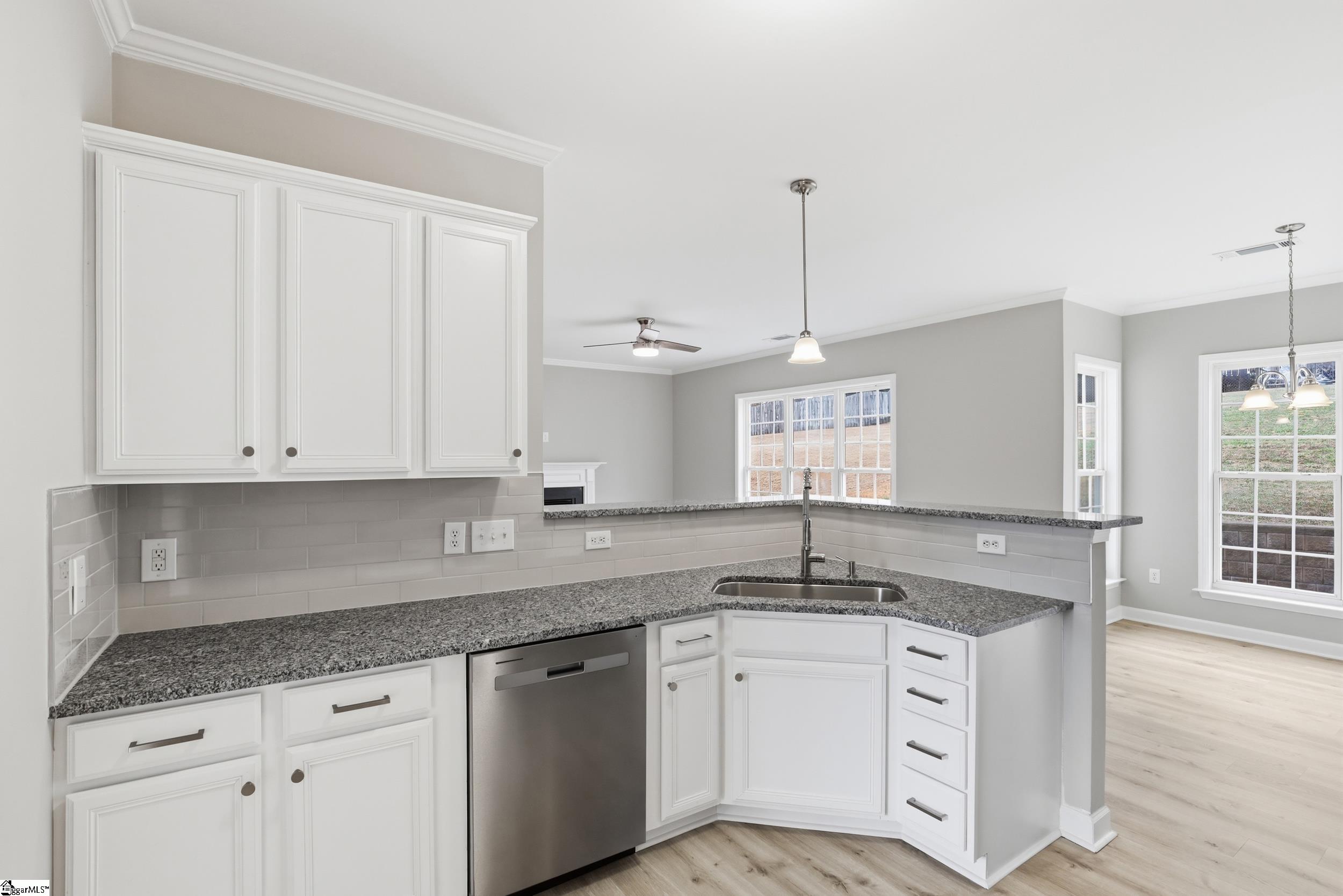 727 Dutchman Court Greer, SC 29651 - Photo 13 of 49