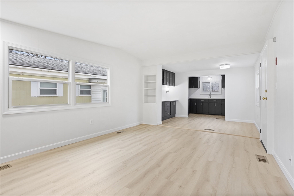 557 Southwest Cutoff, Unit 35 Worcester, MA 01607 - Photo 11 of 32