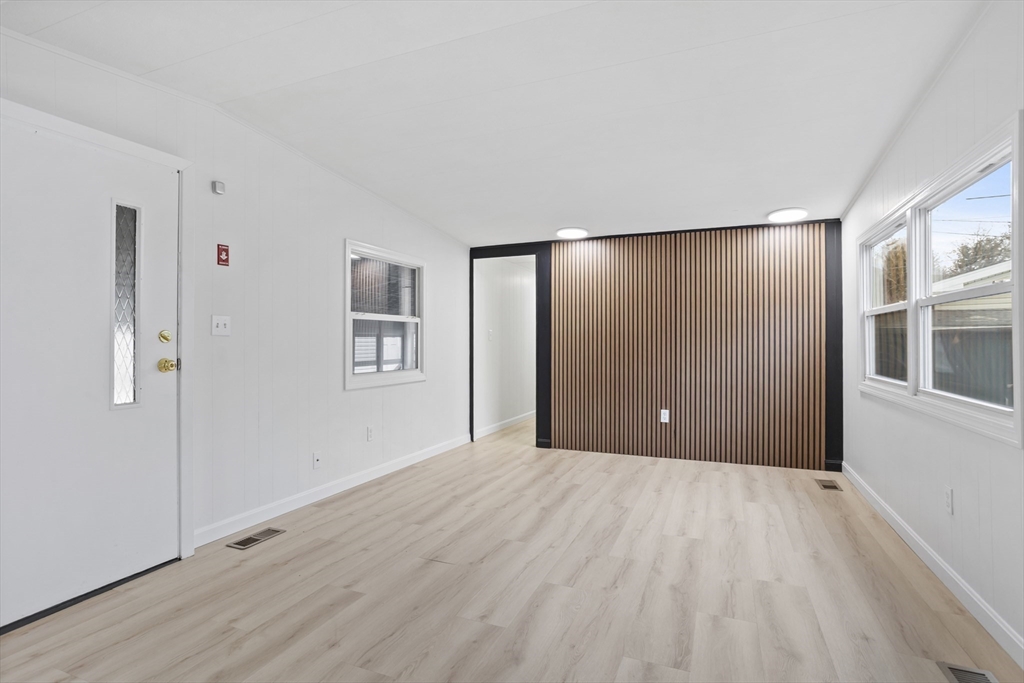 557 Southwest Cutoff, Unit 35 Worcester, MA 01607 - Photo 13 of 32