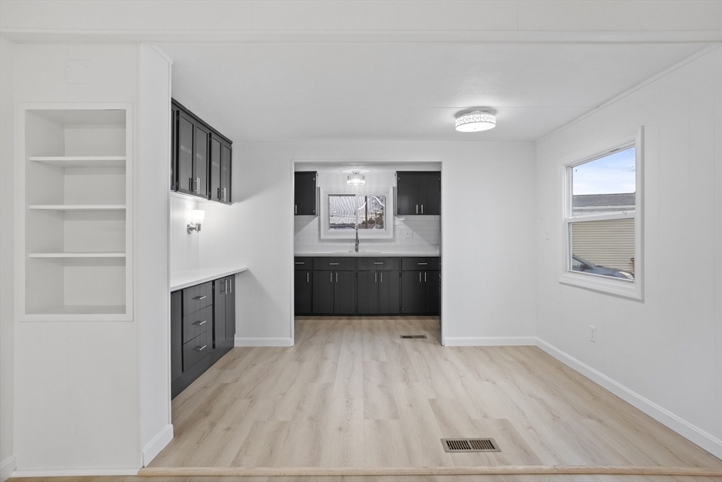 557 Southwest Cutoff, Unit 35 Worcester, MA 01607 - Photo 15 of 32