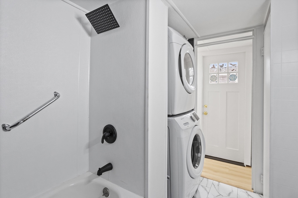 557 Southwest Cutoff, Unit 35 Worcester, MA 01607 - Photo 20 of 32