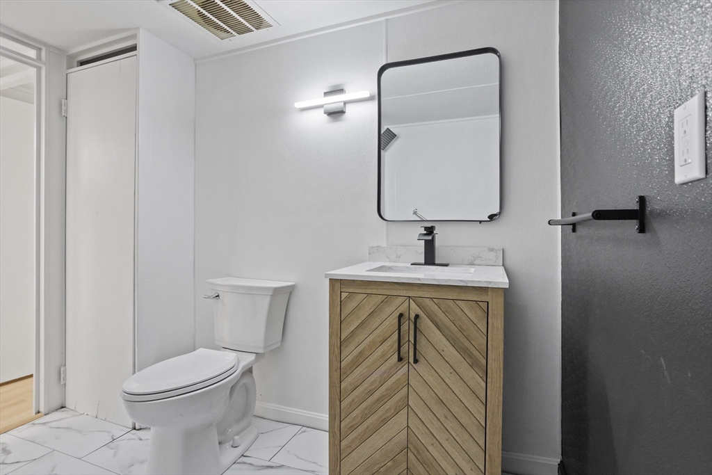 557 Southwest Cutoff, Unit 35 Worcester, MA 01607 - Photo 21 of 32