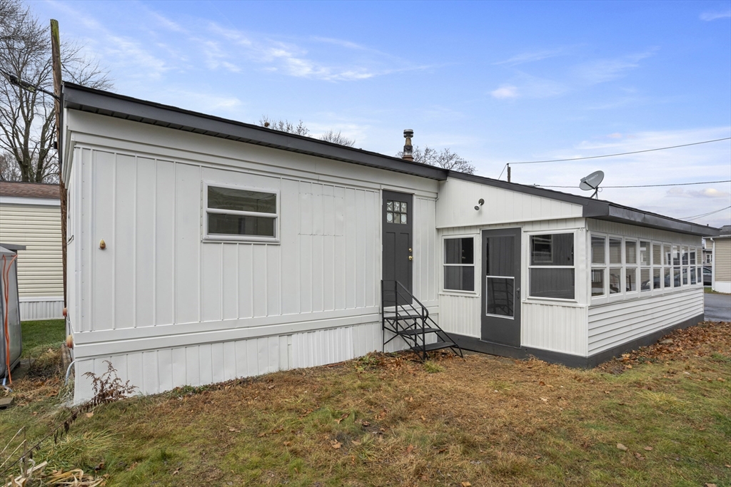 557 Southwest Cutoff, Unit 35 Worcester, MA 01607 - Photo 31 of 32