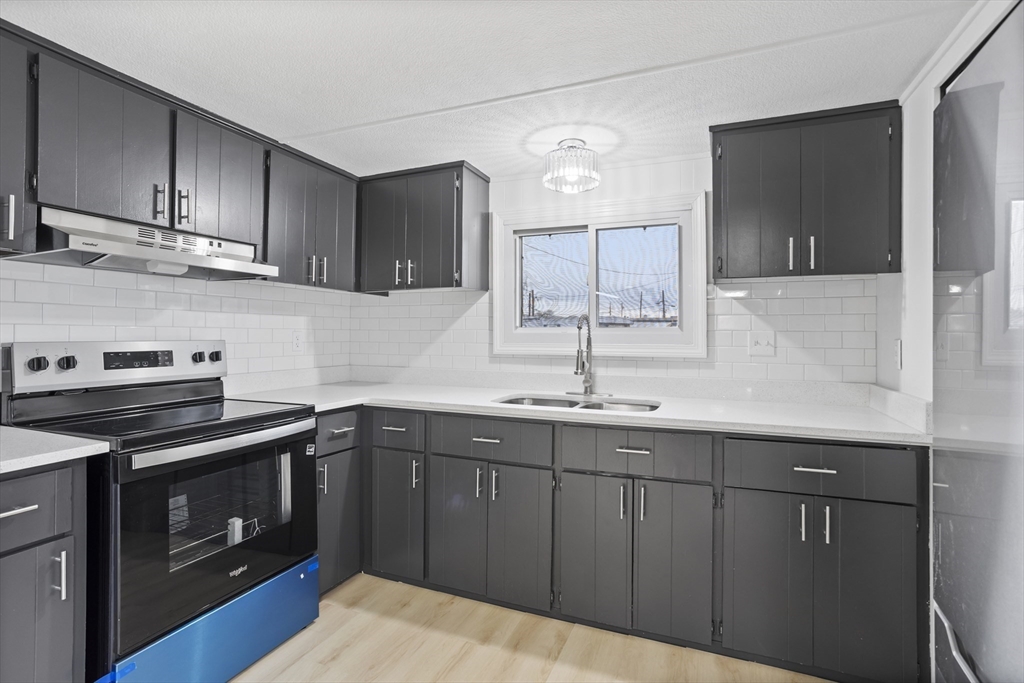 557 Southwest Cutoff, Unit 35 Worcester, MA 01607 - Photo 6 of 32