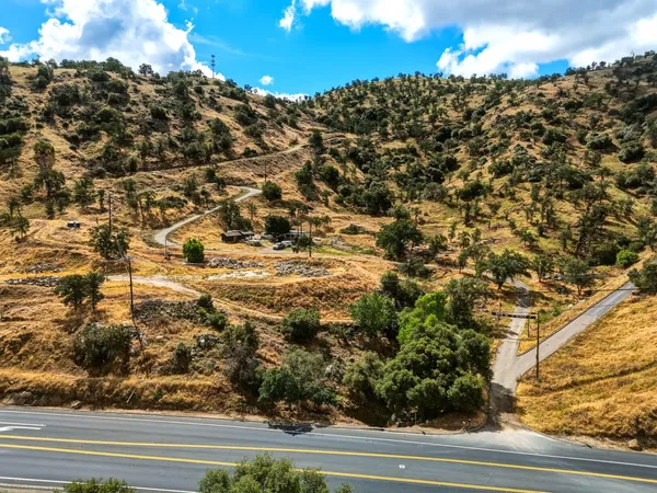 $550,000 | 34455 Sierra Drive, Lemon Cove, CA 93244