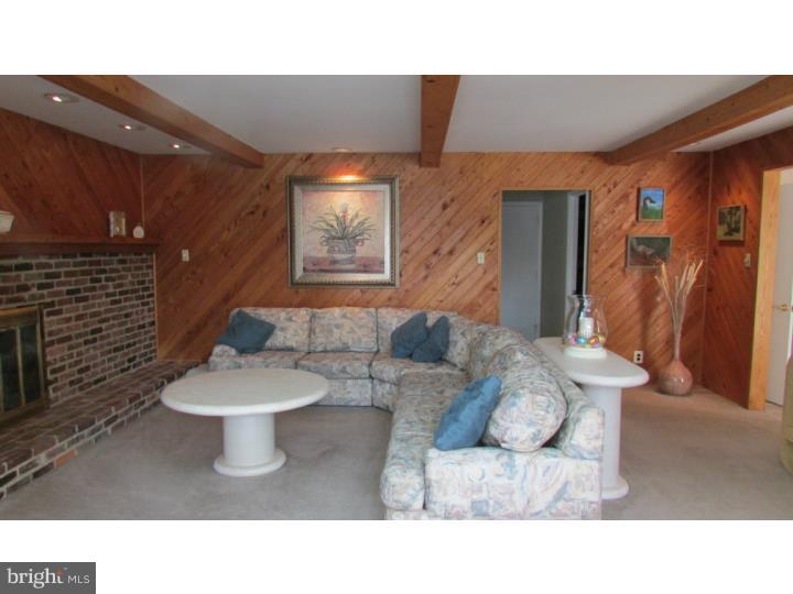 372 Harford Road Somerdale, NJ 08083 - Photo 8 of 24 Family Room
