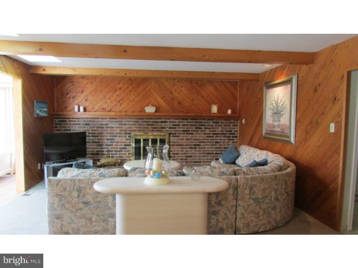 372 Harford Road Somerdale, NJ 08083 - Photo 9 of 24 Family Room