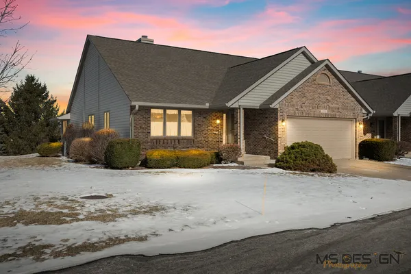 $335,000 | 1755 Brock Circle, Sycamore, IL 60178