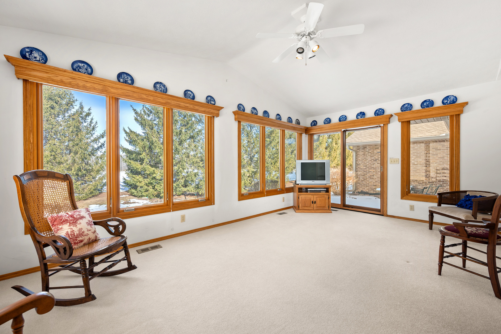 1755 Brock Circle Sycamore, IL 60178 - Photo 16 of 40