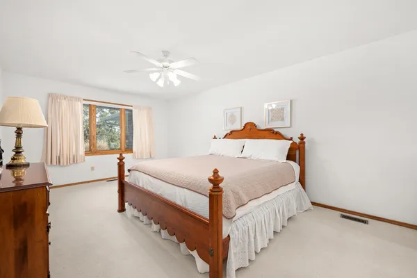 $335,000 | 1755 Brock Circle, Sycamore, IL 60178