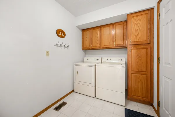 $335,000 | 1755 Brock Circle, Sycamore, IL 60178