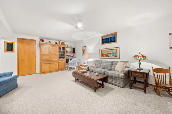 $335,000 | 1755 Brock Circle, Sycamore, IL 60178