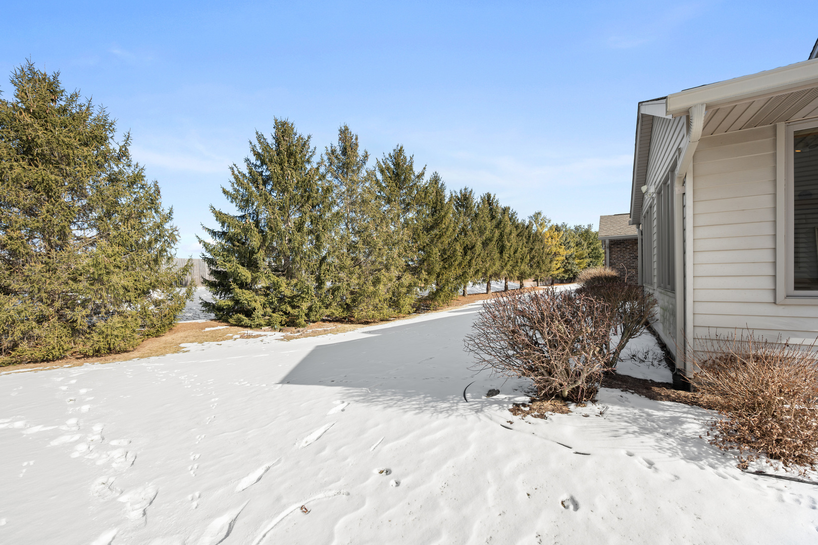 1755 Brock Circle Sycamore, IL 60178 - Photo 5 of 40