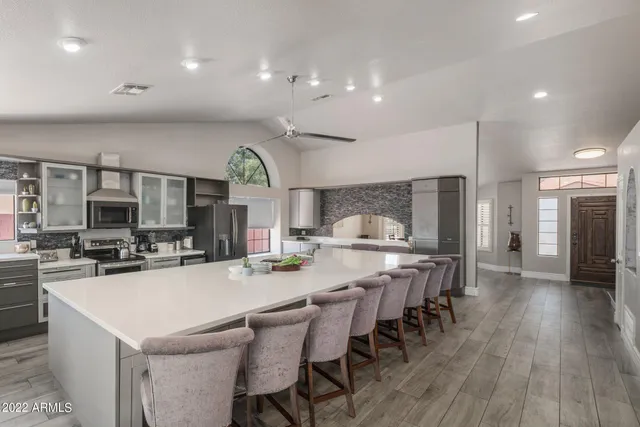 $9,500 | 1142 East Kings Avenue, Phoenix, AZ 85022