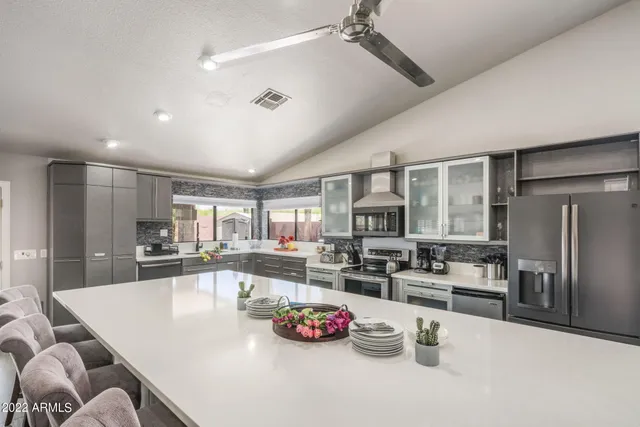 $9,500 | 1142 East Kings Avenue, Phoenix, AZ 85022