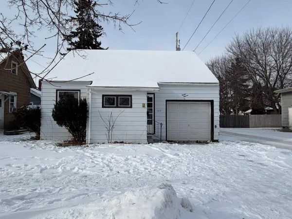 $109,900 | 1211 Wells Street, Marinette, WI 54143