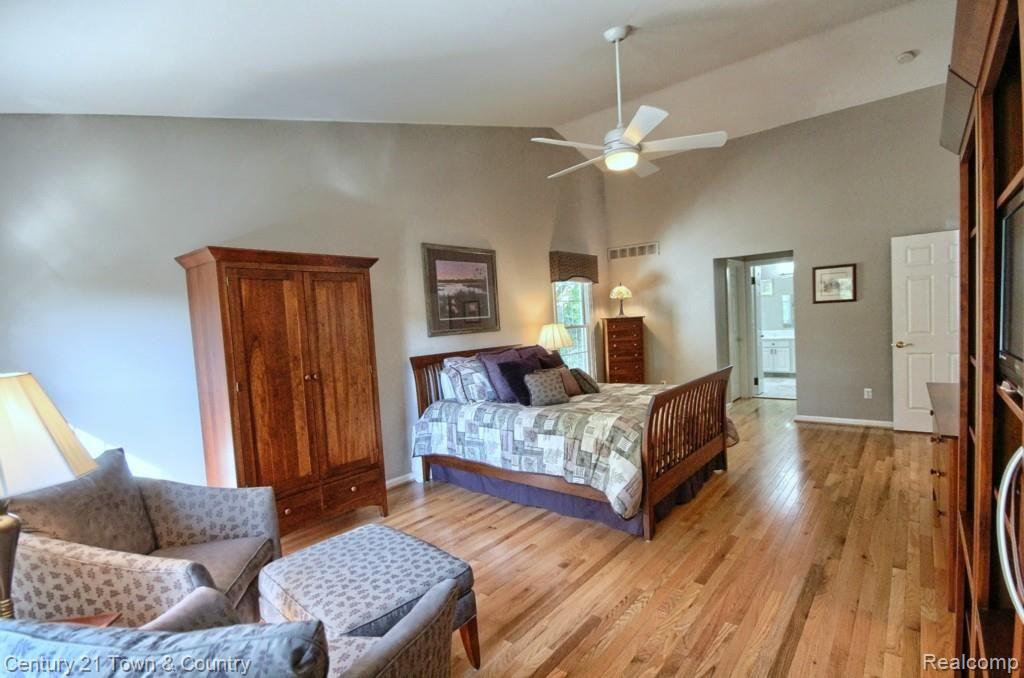 306 Drace Street Rochester, MI 48307 - Photo 15 of 30 Master Bedroom