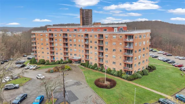 $140,000 | 1 Lakeview Drive, Unit 4L, Peekskill, NY 10566