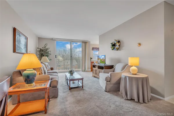 $140,000 | 1 Lakeview Drive, Unit 4L, Peekskill, NY 10566