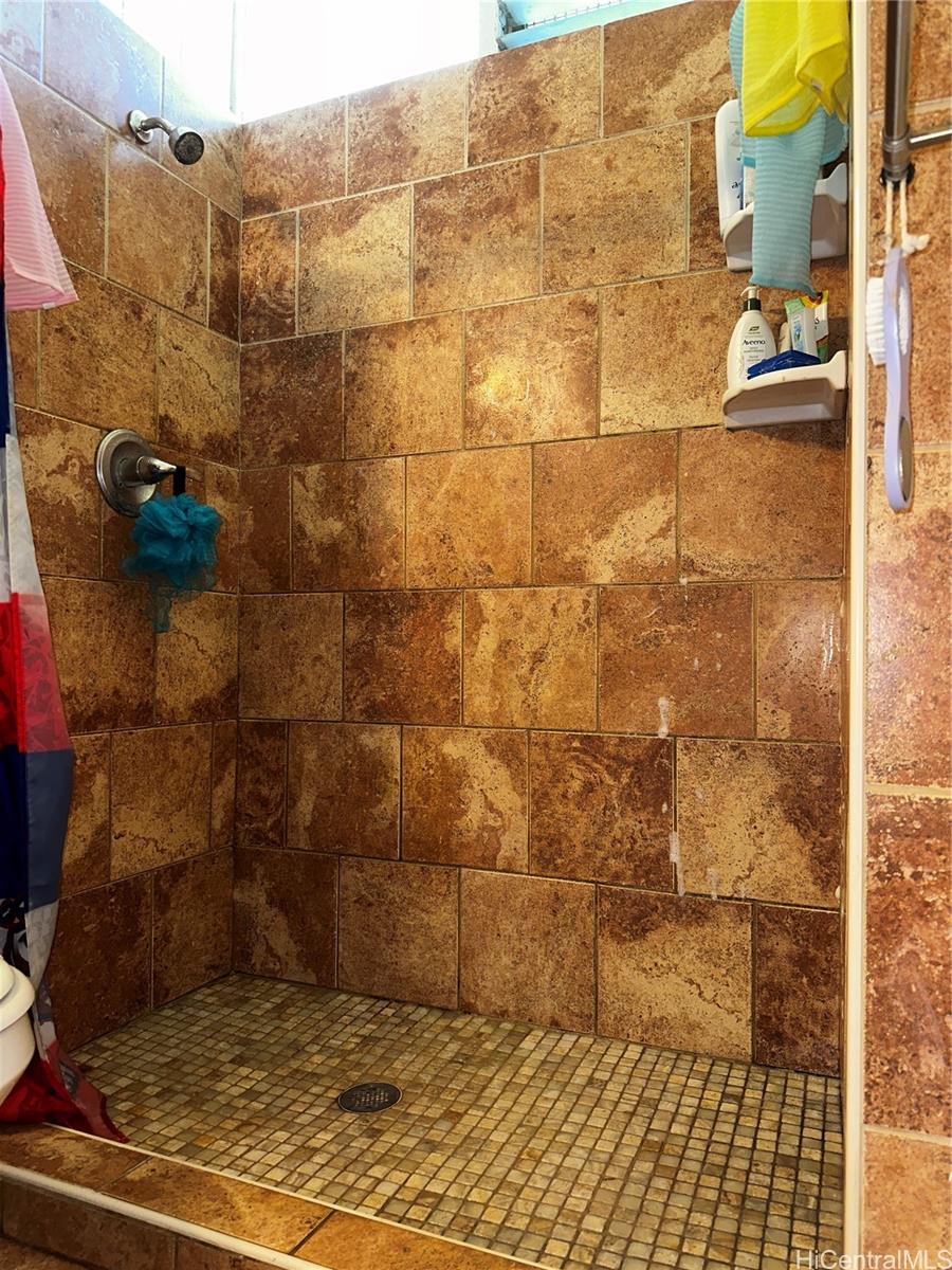 85-775A Waianae Valley Road Waianae, HI 96792 - Photo 8 of 25 a bathroom with a shower