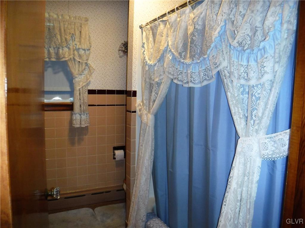 127 O W Road Bangor, PA 18013 - Photo 11 of 28 Gallery Image 11