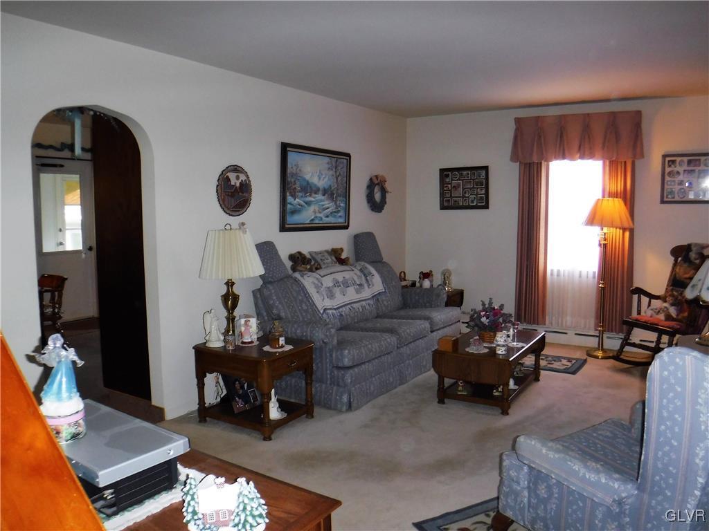 127 O W Road Bangor, PA 18013 - Photo 3 of 28 Gallery Image 3